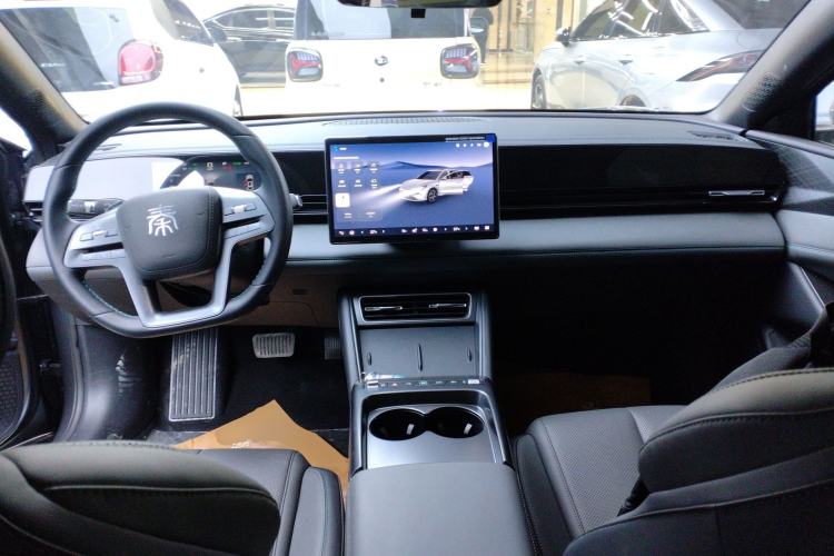 Used BYD Qin L 2025 EV 545KM Beyond Version Center Console