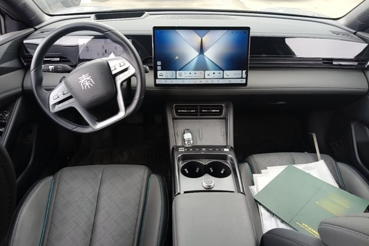 Used BYD Qin L 2025 EV 545KM Excellence Edition Center Console