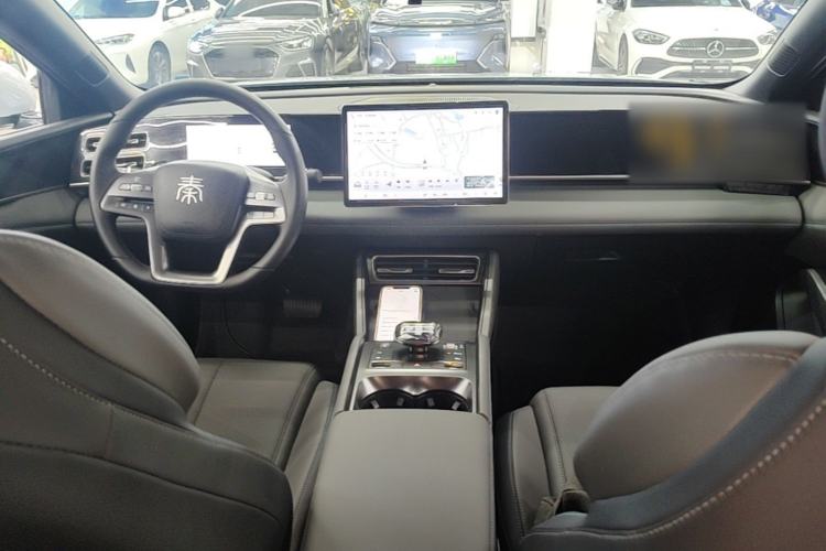 Used BYD Qin L 2025 DM-i Smart Drive 80KM Leading Model Center Console