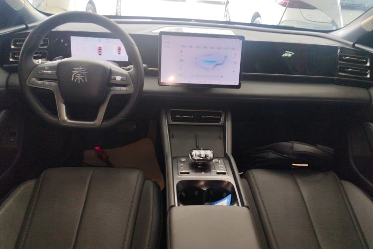 Used BYD Qin L 2025 DM-i Smart Drive 120KM Leading Model Center Console