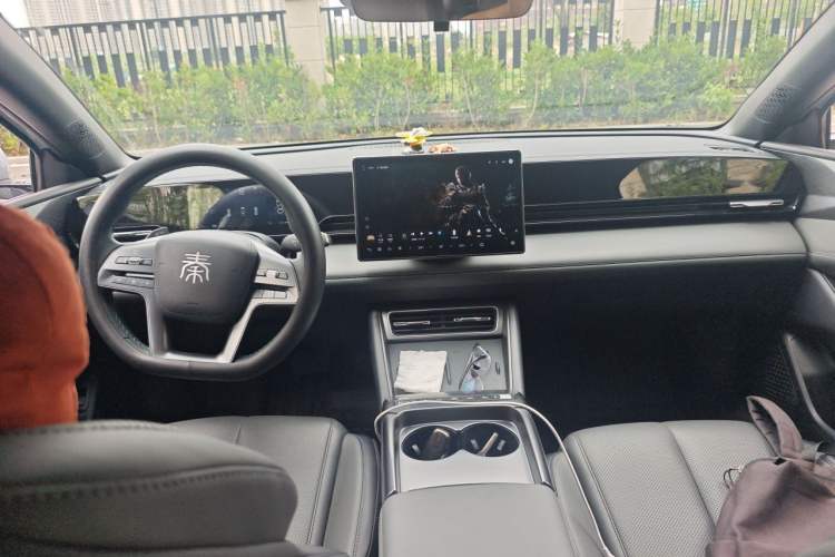 Used BYD Qin L 2025 EV 545KM Beyond Version Center Console