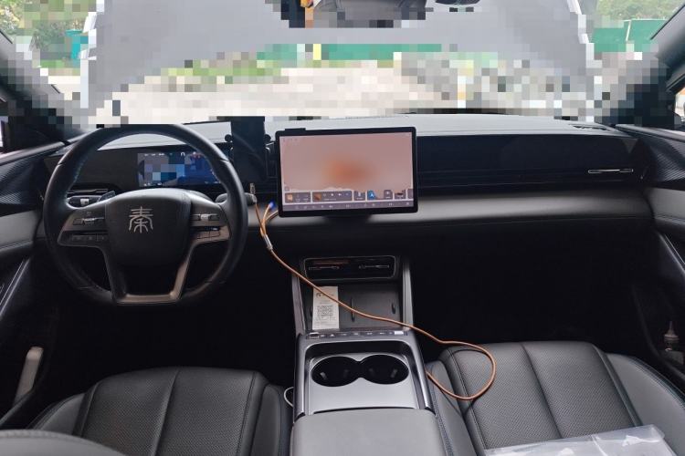 Used BYD Qin L 2025 EV 470KM Leading Edition Center Console