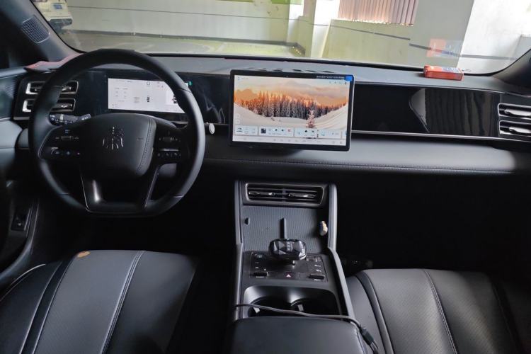 Used BYD Qin L 2025 DM-i Smart Drive 80KM Leading Model Center Console
