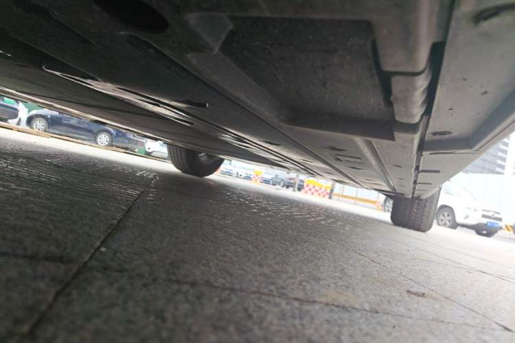 Used BYD Qin L 2025 DM-i Smart Drive 80KM Leading Model Chassis Front Left