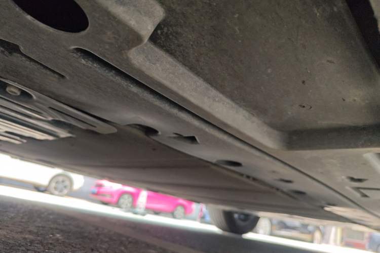 Used BYD Qin L 2025 DM-i Smart Drive 120KM Leading Model Chassis Front Left