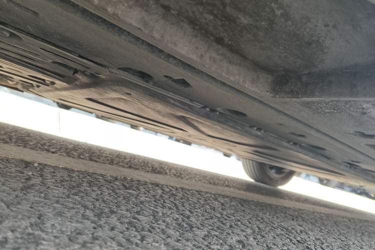 Used BYD Qin L 2025 DM-i Smart Drive 120KM Leading Model Chassis Front Left