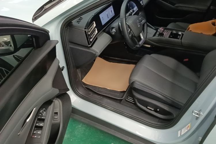 Used BYD Qin L 2025 DM-i Smart Drive 120KM Superior Model Driver Seat