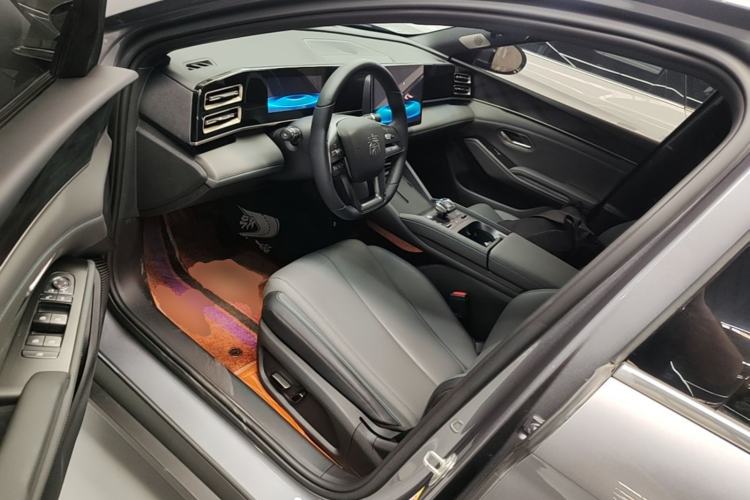 Used BYD Qin L 2025 DM-i Smart Drive 120KM Leading Model Driver Seat
