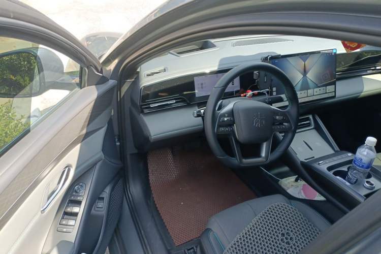 Used BYD Qin L 2025 EV 545KM Cloud Suspension Edition Driver Seat