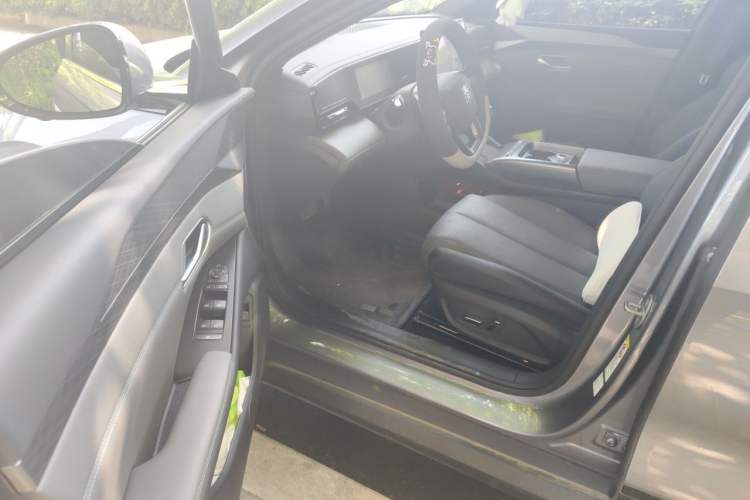 Used BYD Qin L 2025 EV 545KM Cloud Suspension Edition Driver Seat