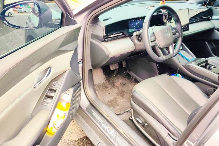 Used BYD Qin L 2025 EV 545KM Beyond Version Driver Seat