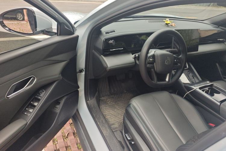 Used BYD Qin L 2025 EV 545KM Beyond Version Driver Seat