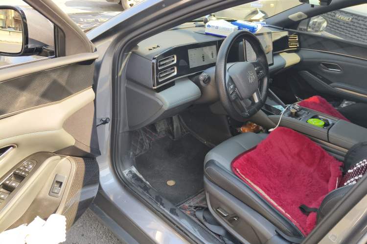 Used BYD Qin L 2025 DM-i Smart Drive 120KM Leading Model Driver Seat