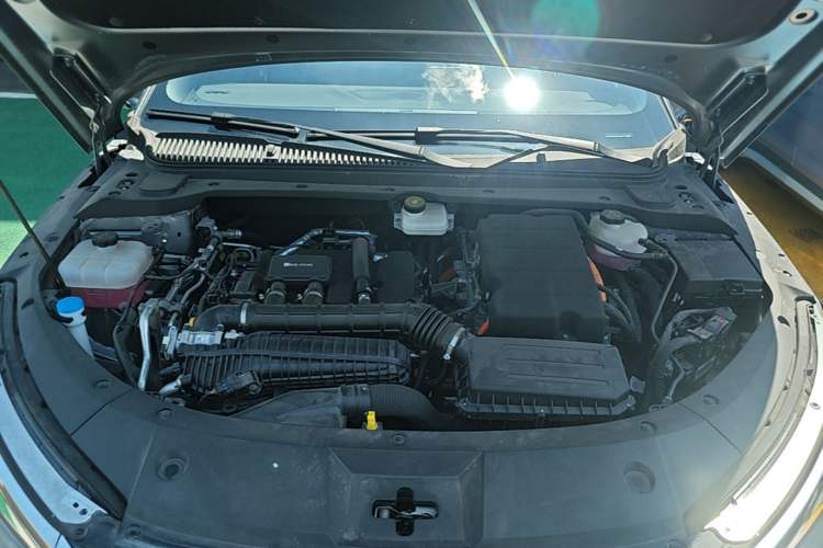 Used BYD Qin L 2025 DM-i Smart Drive 120KM Excellence Model Engine Bay