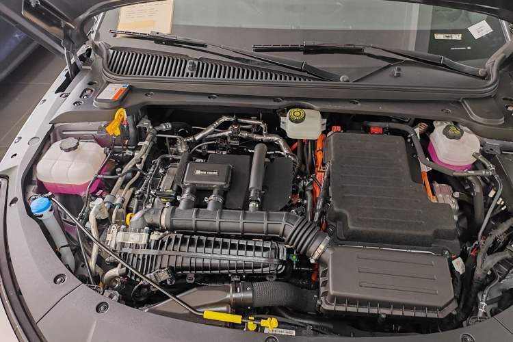 Used BYD Qin L 2025 DM-i Smart Drive 80KM Superior Model Engine Bay