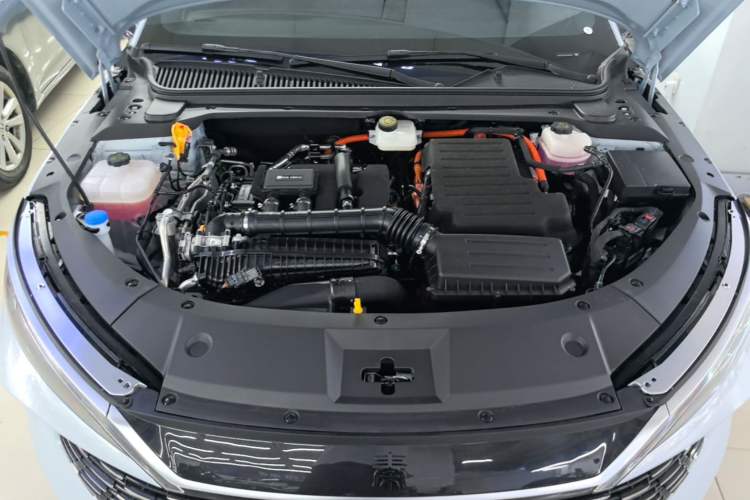 Used BYD Qin L 2025 DM-i Smart Drive 80KM Leading Model Engine Bay