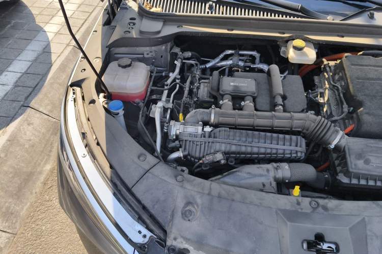 Used BYD Qin L 2025 DM-i Smart Drive 120KM Leading Model Engine Bay Right