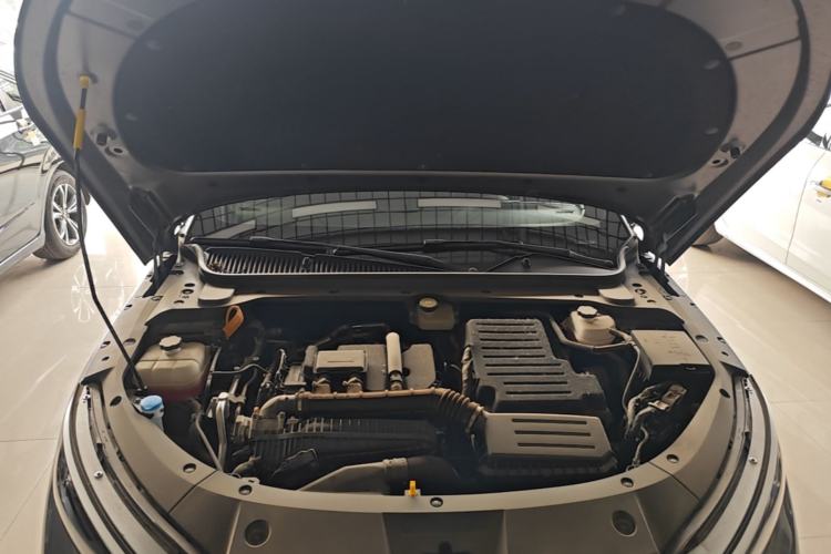 Used BYD Qin L 2025 DM-i Smart Drive 80KM Leading Model Engine Bay