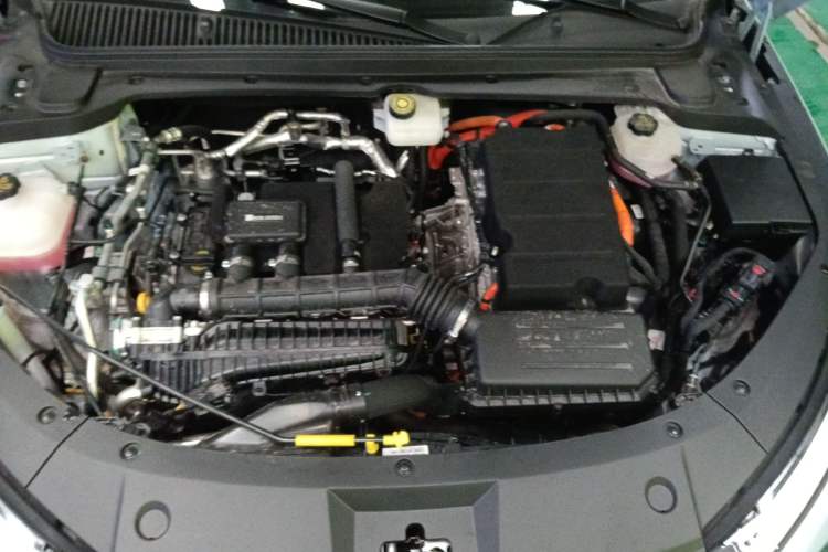 Used BYD Qin L 2025 DM-i Smart Drive 120KM Superior Model Engine Bay