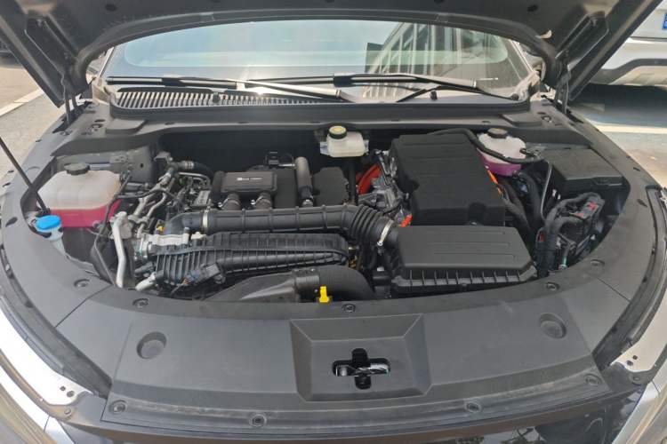 Used BYD Qin L 2025 DM-i Smart Drive 120KM Leading Model Engine Bay