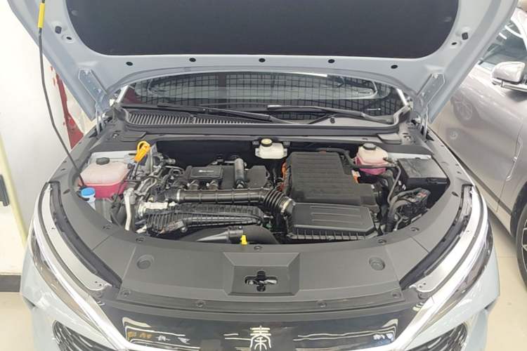 Used BYD Qin L 2025 DM-i Smart Drive 80KM Leading Model Engine Bay