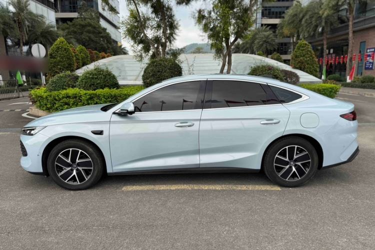 Used BYD Qin L 2025 DM-i Smart Drive 120KM Superior Model Exterior 1