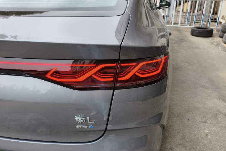 Used BYD Qin L 2025 DM-i Smart Drive 120KM Leading Model Exterior 2