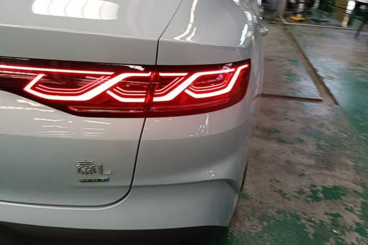 Used BYD Qin L 2025 DM-i Smart Drive 120KM Superior Model Exterior 3