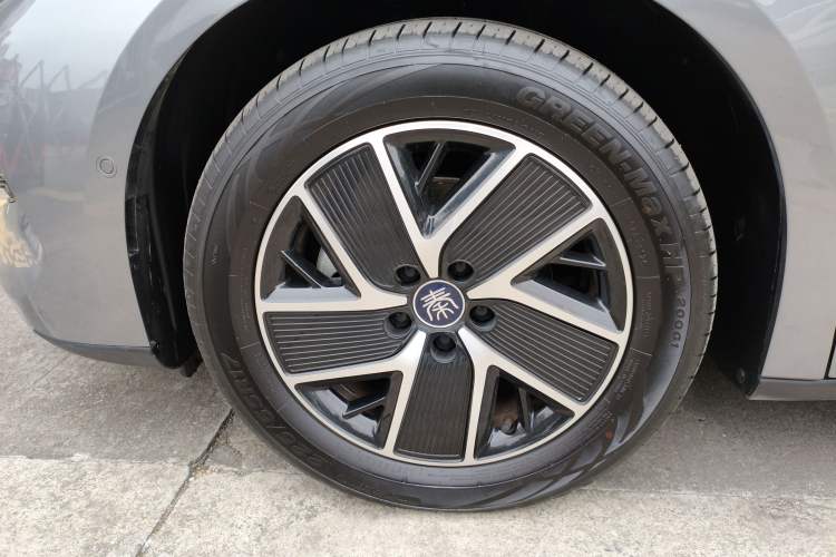Used BYD Qin L 2025 DM-i Smart Drive 120KM Leading Model Exterior 3