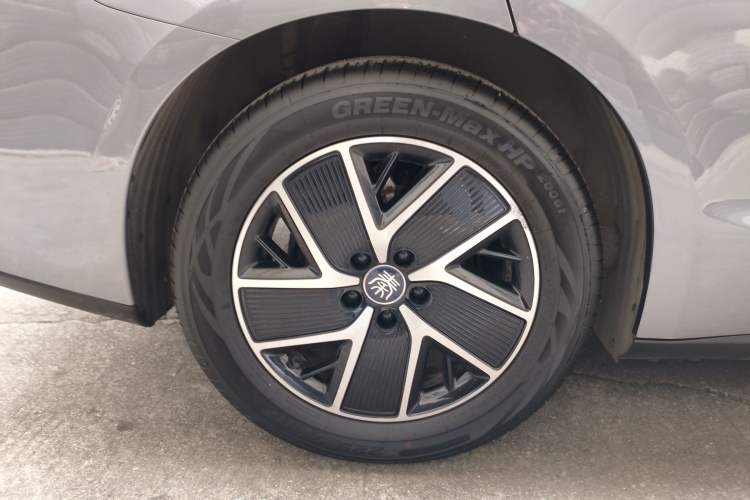 Used BYD Qin L 2025 DM-i Smart Drive 120KM Leading Model Exterior 4
