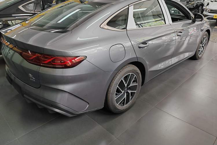 Used BYD Qin L 2025 DM-i Smart Drive 80KM Superior Model Exterior 4