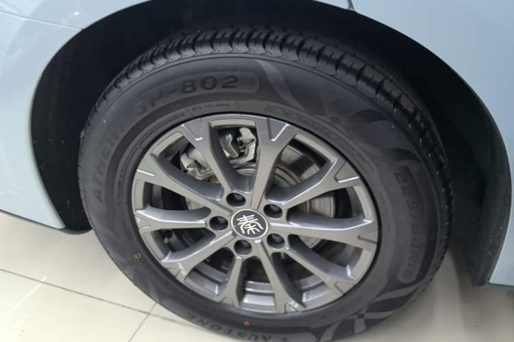 Used BYD Qin L 2025 DM-i Smart Drive 80KM Leading Model Exterior 5