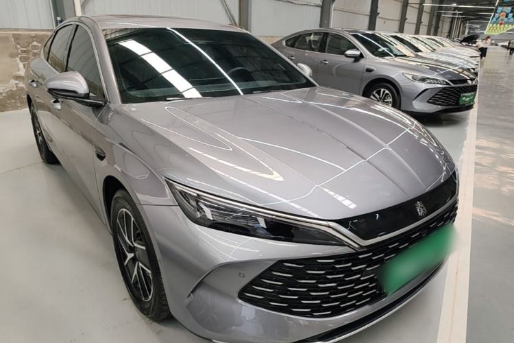 Used BYD Qin L 2025 DM-i Smart Drive 120KM Leading Model Front Right 45 Deg