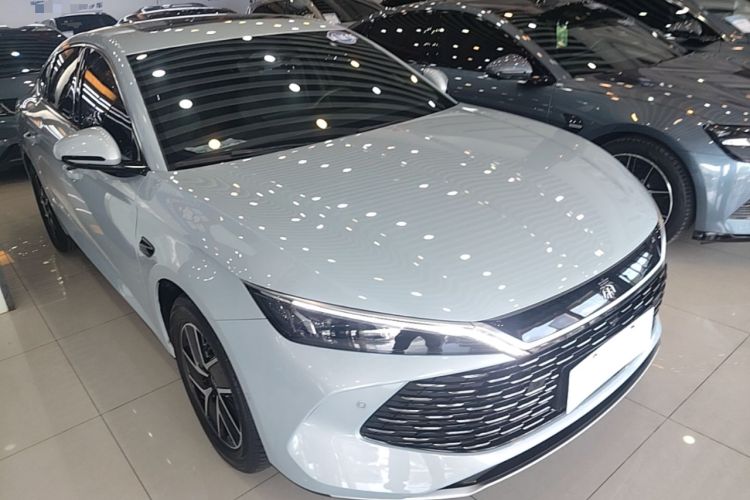 Used BYD Qin L 2025 DM-i Smart Drive 120KM Superior Model Front Right 45 Deg