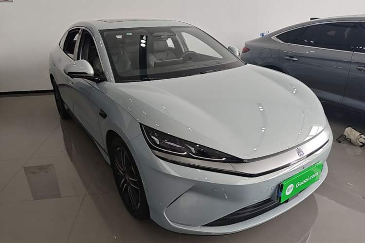 Used BYD Qin L 2025 EV 545KM Excellence Edition Front Right 45 Deg
