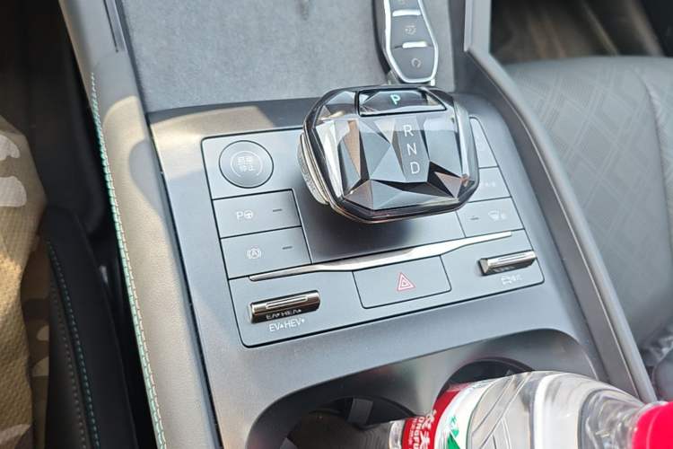 Used BYD Qin L 2025 DM-i Smart Drive 120KM Excellence Model Gear Lever
