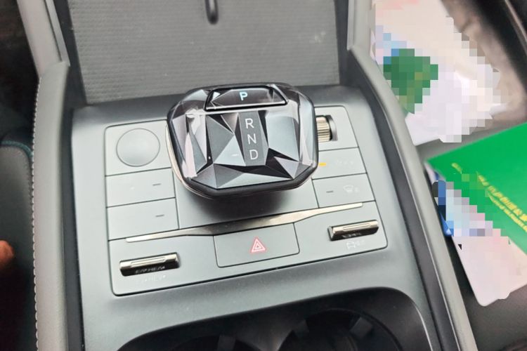 Used BYD Qin L 2025 DM-i Smart Drive 120KM Leading Model Gear Lever