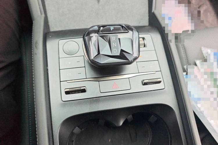 Used BYD Qin L 2025 DM-i Smart Drive 120KM Superior Model Gear Lever