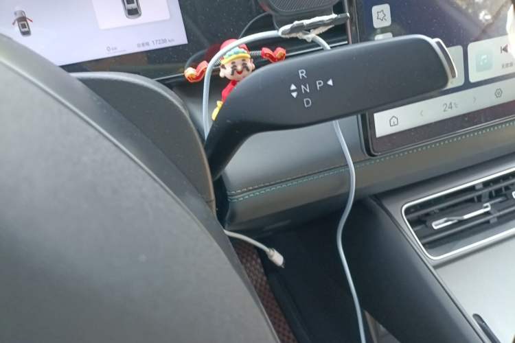 Used BYD Qin L 2025 EV 545KM Cloud Suspension Edition Gear Lever