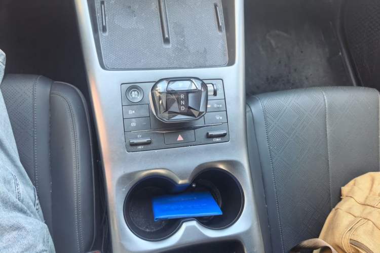 Used BYD Qin L 2025 DM-i Smart Drive 80KM Leading Model Gear Lever