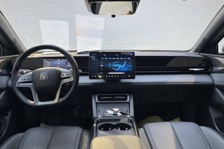 Used BYD Qin L 2025 EV 545KM Beyond Version Interior 1