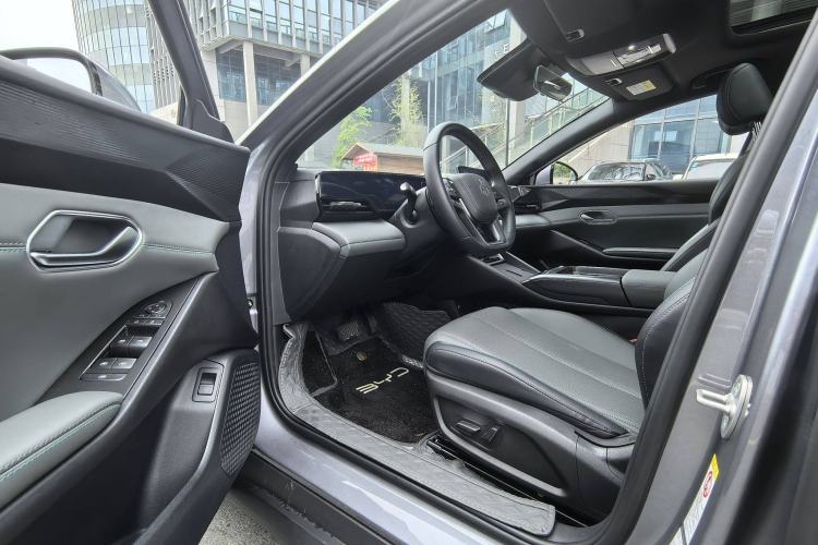Used BYD Qin L 2025 EV 470KM Leading Edition Interior 1