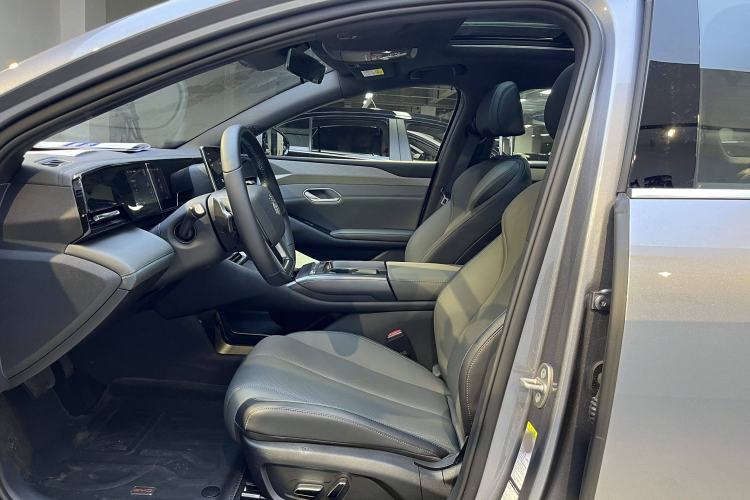 Used BYD Qin L 2025 EV 545KM Beyond Version Interior 3