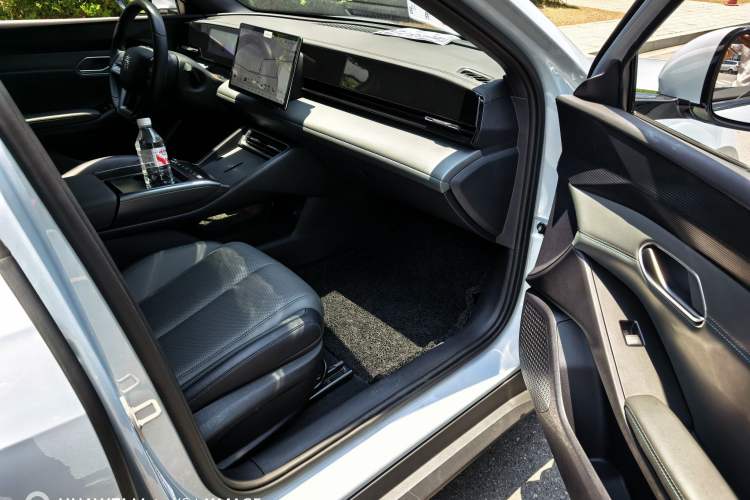 Used BYD Qin L 2025 EV 470KM Leading Edition Interior 3