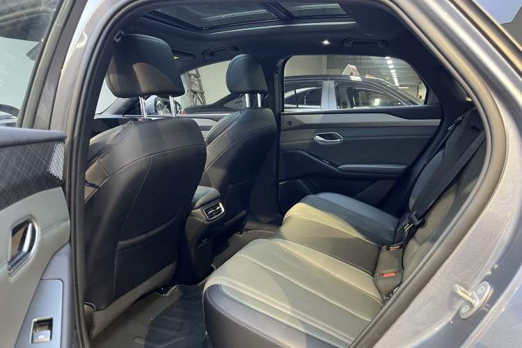 Used BYD Qin L 2025 EV 545KM Beyond Version Interior 4