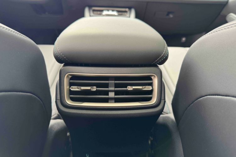 Used BYD Qin L 2025 DM-i Smart Drive 120KM Superior Model Interior 4