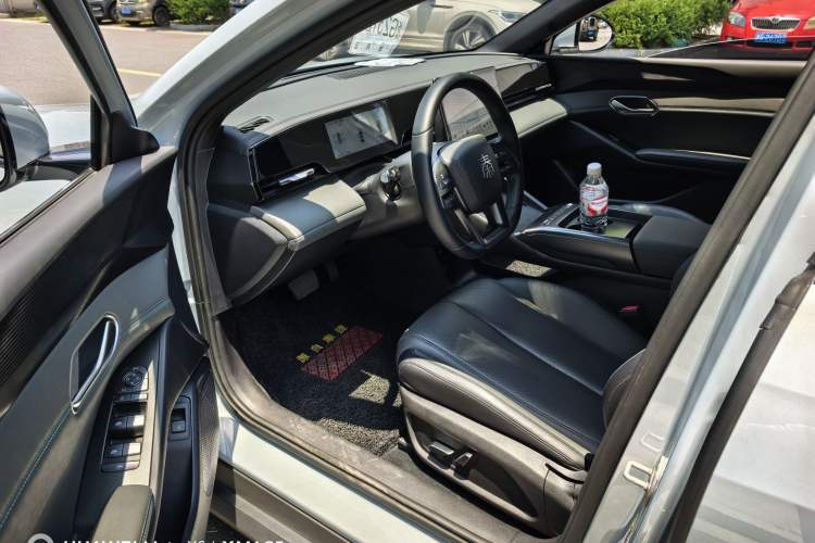 Used BYD Qin L 2025 EV 470KM Leading Edition Interior 4