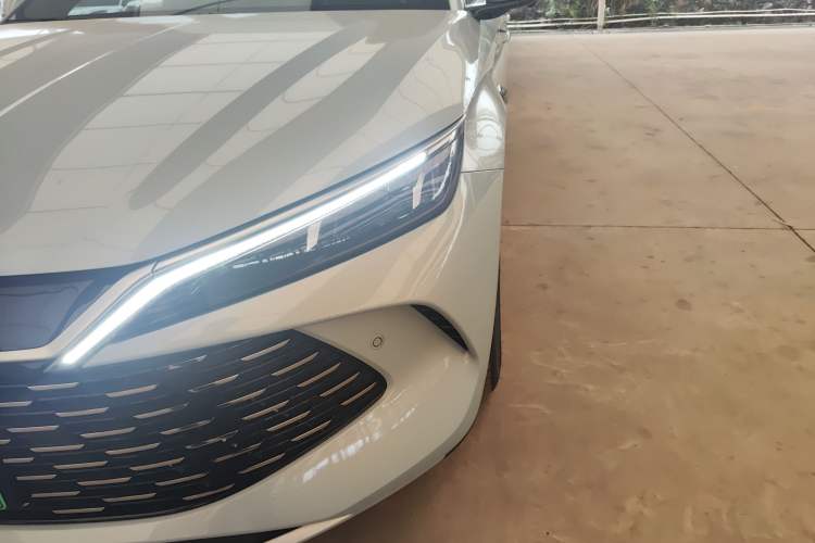 Used BYD Qin L 2025 DM-i Smart Drive 120KM Superior Model Left Front Headlight