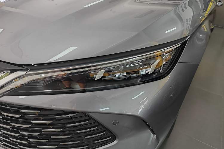 Used BYD Qin L 2025 DM-i Smart Drive 80KM Superior Model Left Front Headlight
