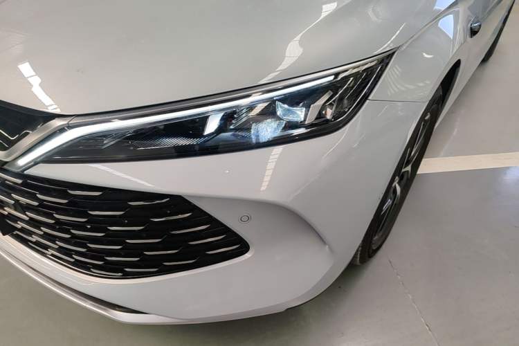 Used BYD Qin L 2025 DM-i Smart Drive 120KM Superior Model Left Front Headlight